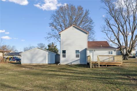 809 Jefferson Avenue Lowden IA 52255