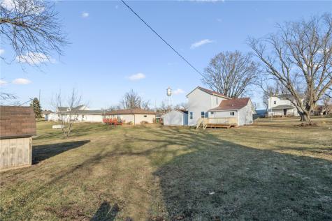 809 Jefferson Avenue Lowden IA 52255