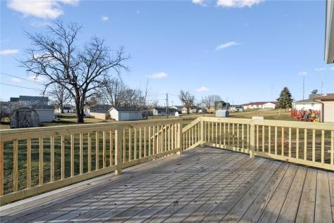 809 Jefferson Avenue Lowden IA 52255