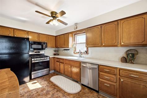 1565 Brockman Avenue Marion IA 52302