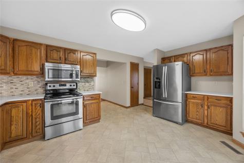 413 Rockvalley Drive SW Cedar Rapids IA 52404