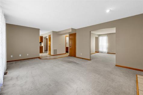 413 Rockvalley Drive SW Cedar Rapids IA 52404