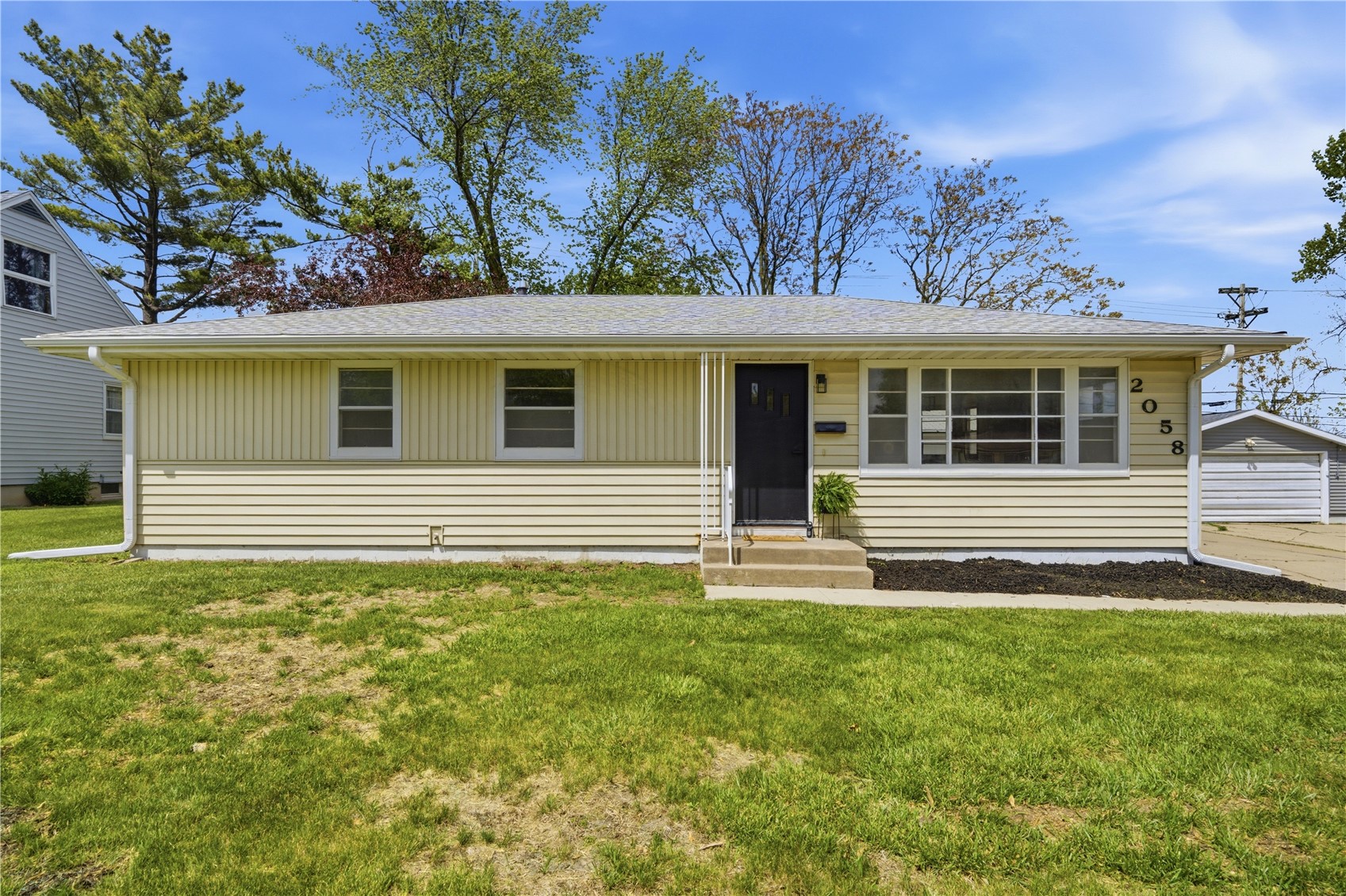 Cedar Rapids IA, 2058 42ND Street NE