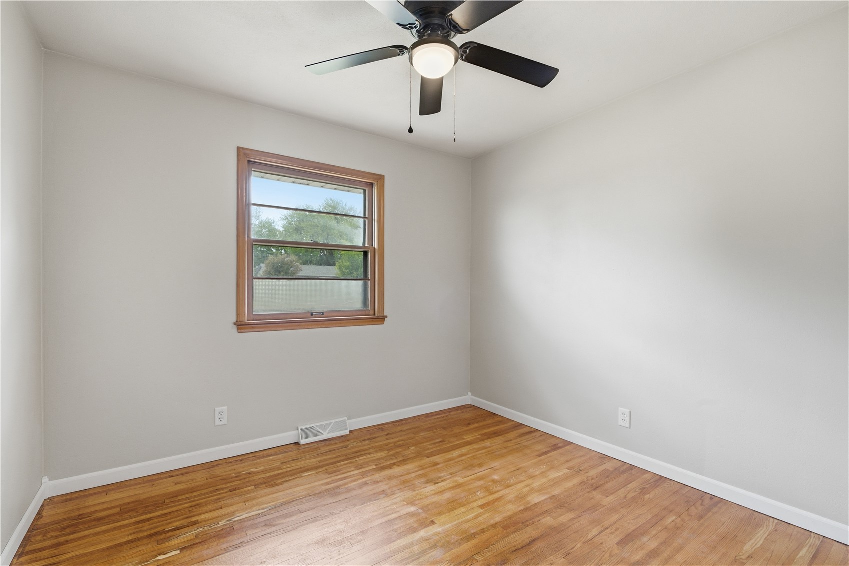 2058 42nd Street NE Cedar Rapids IA 52402