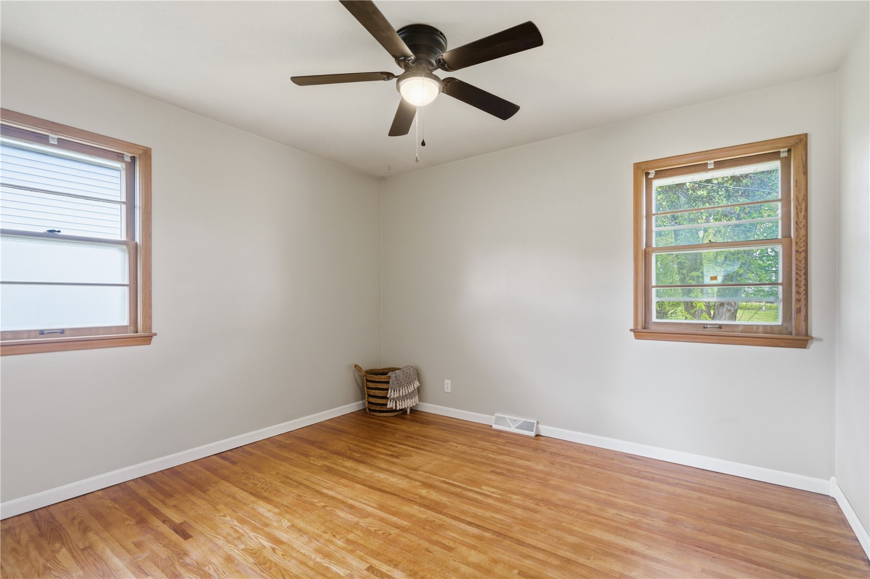 2058 42nd Street NE Cedar Rapids IA 52402