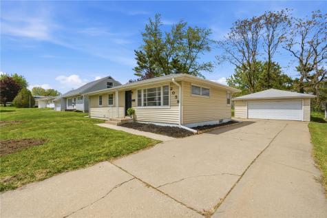 2058 42ND Street NE Cedar Rapids IA 52402