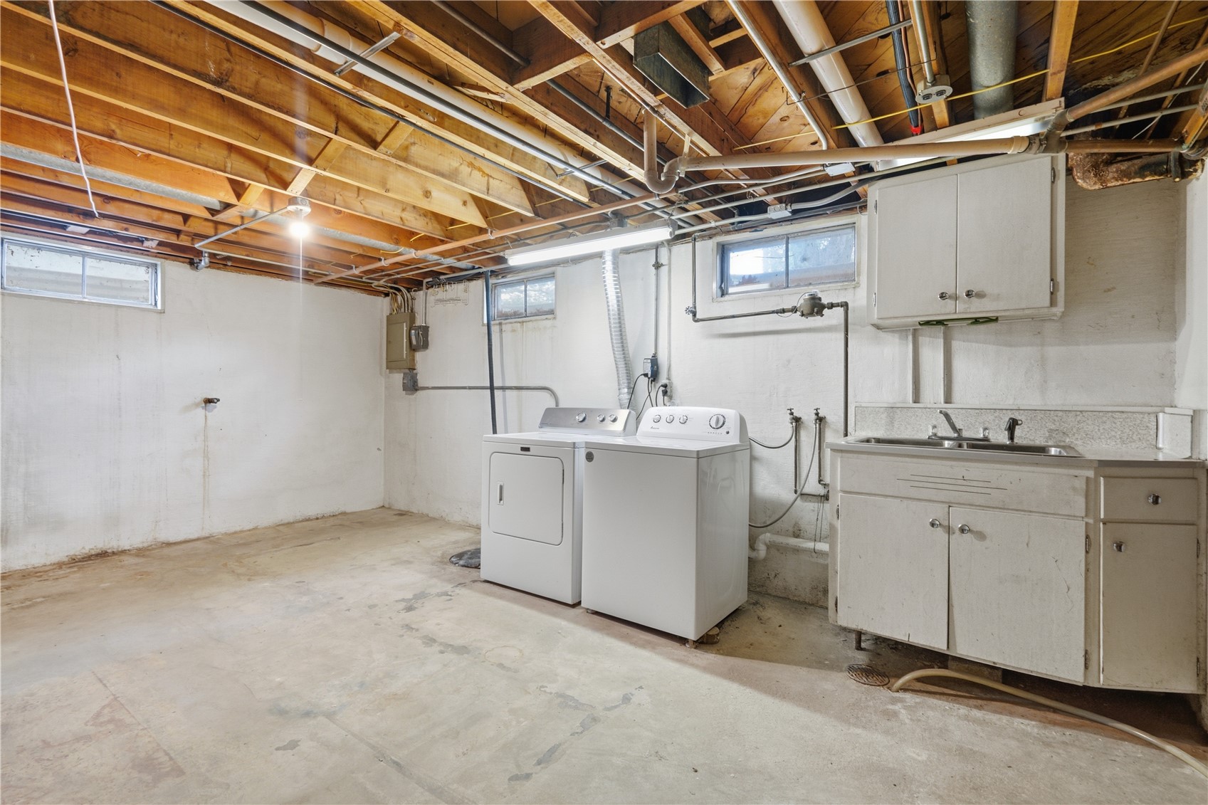 2058 42nd Street NE Cedar Rapids IA 52402