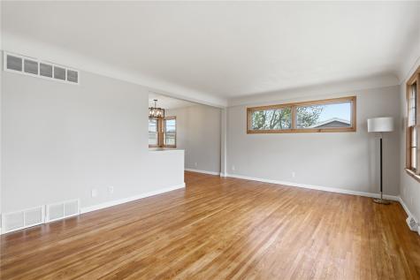 2058 42nd Street NE Cedar Rapids IA 52402