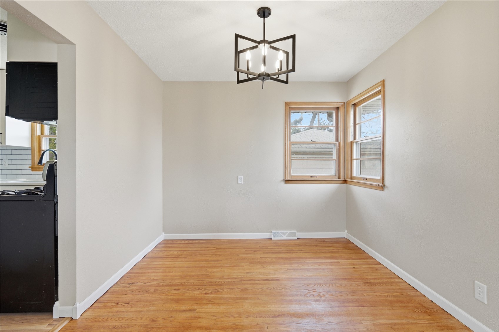2058 42nd Street NE Cedar Rapids IA 52402