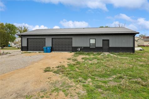 300 1ST Avenue Stanwood IA 52337