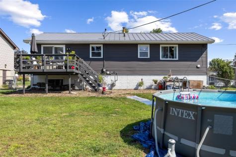 1225 Emmons Hiawatha IA 52233
