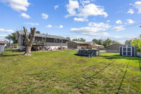 1225 Emmons Hiawatha IA 52233