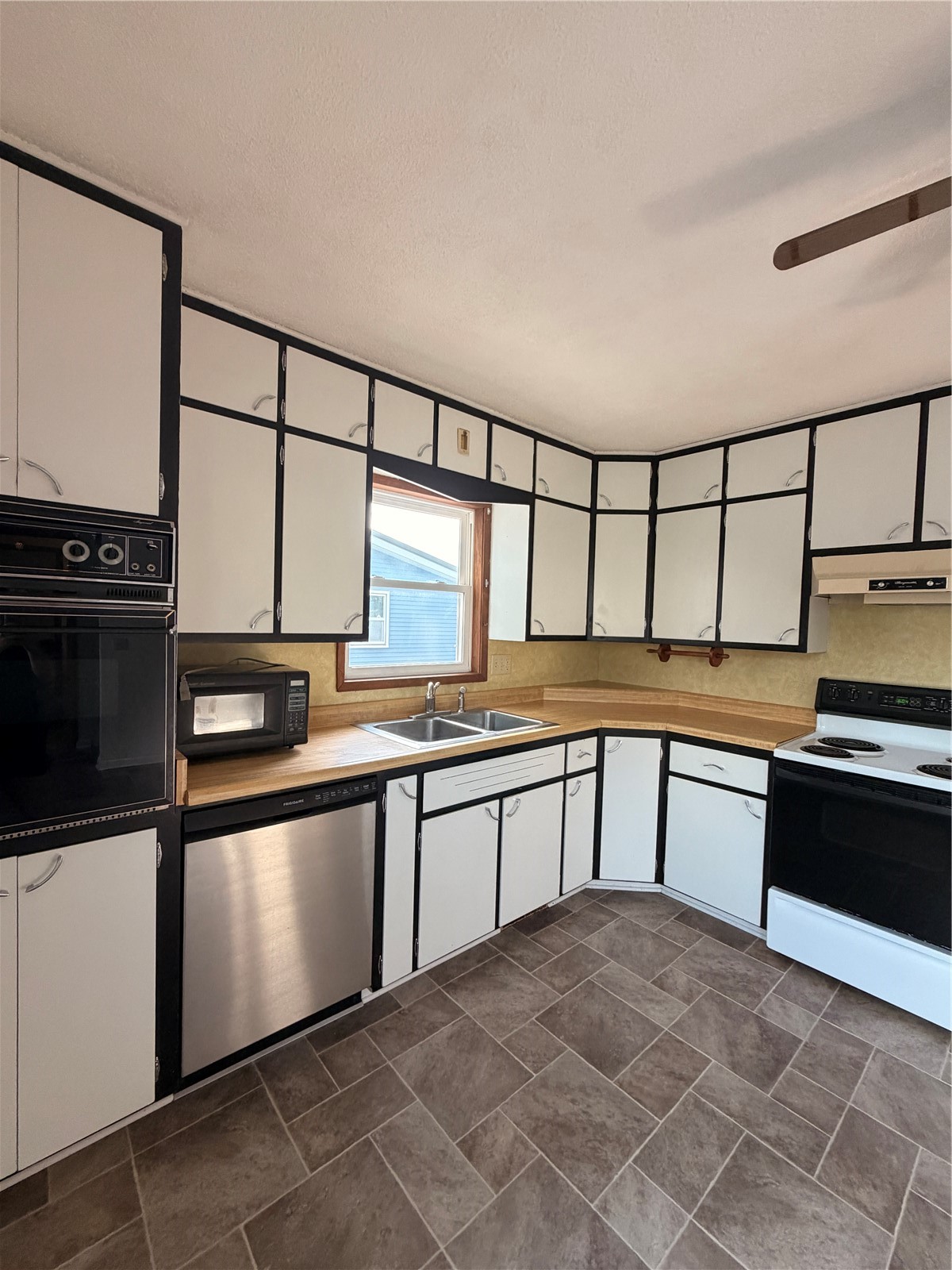 2565 23rd Avenue Marion IA 52302