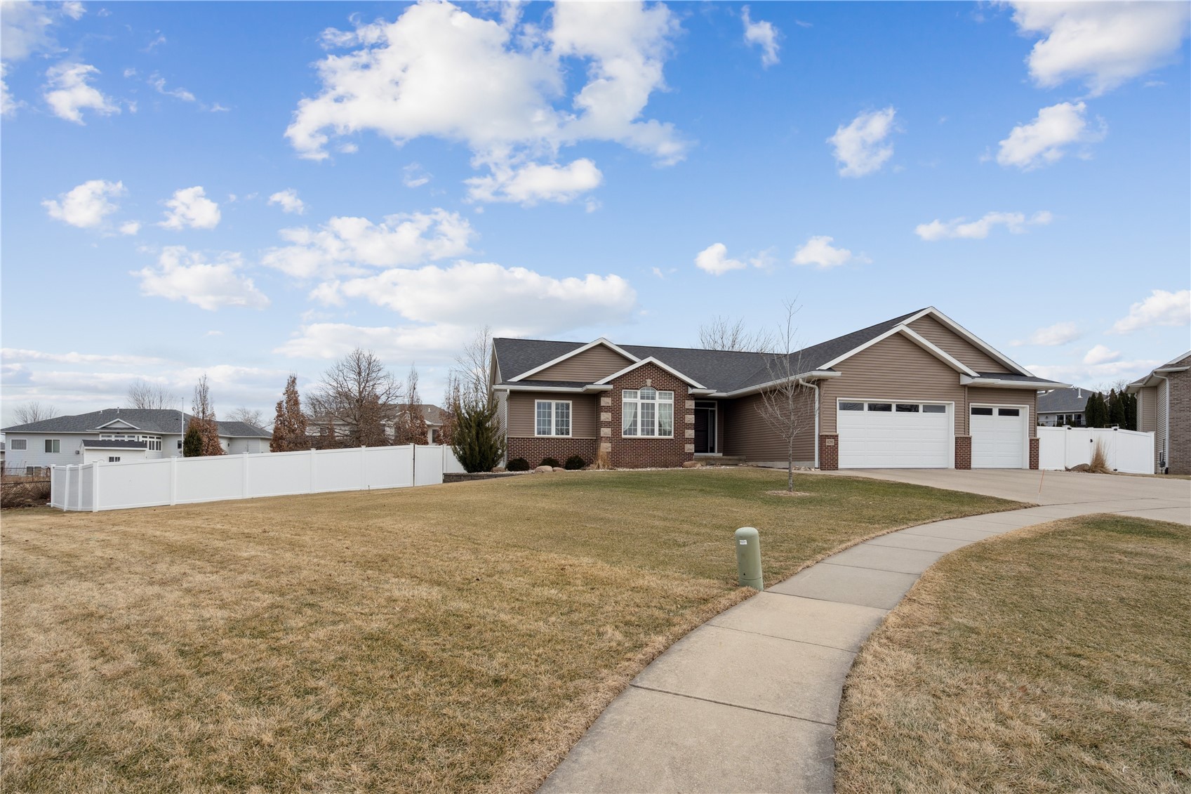 426 Wildflower Circle Fairfax IA 52228