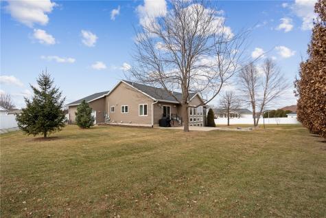 426 Wildflower Circle Fairfax IA 52228