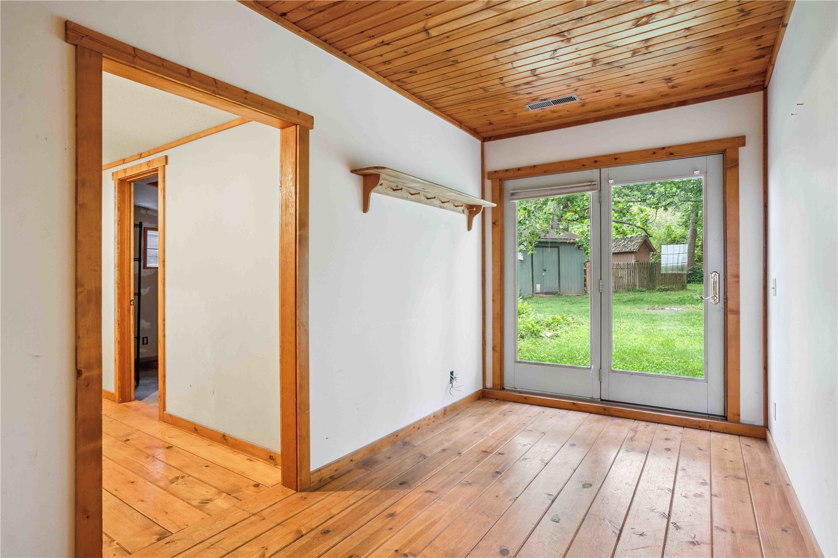 3801 Highway 382 NE Solon IA 52333