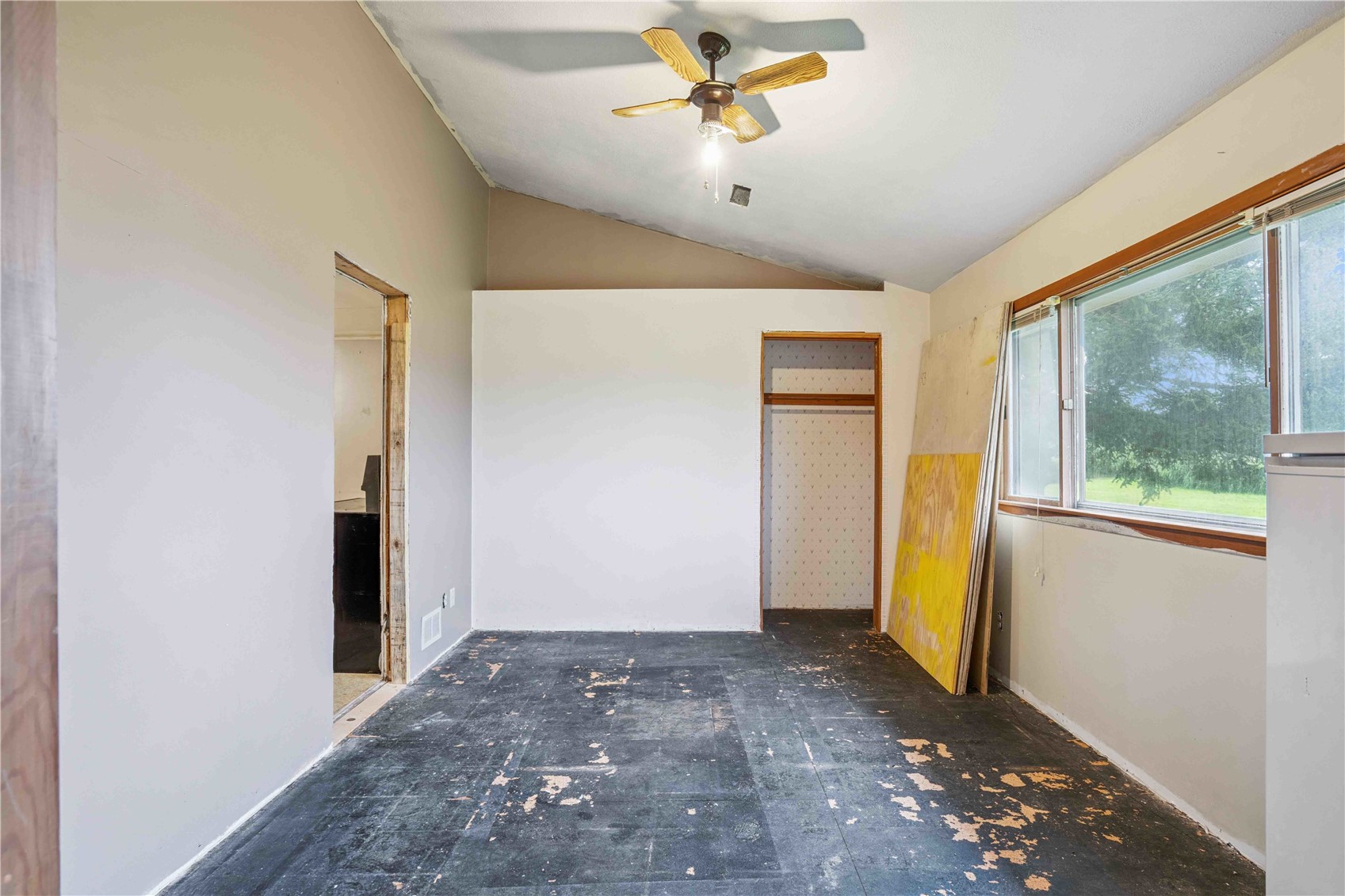 3801 Highway 382 NE Solon IA 52333