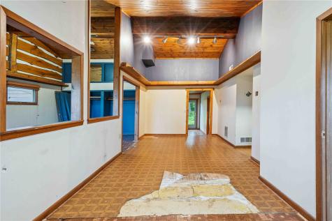 3801 Highway 382 NE Solon IA 52333