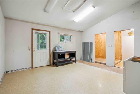 3801 Highway 382 NE Solon IA 52333