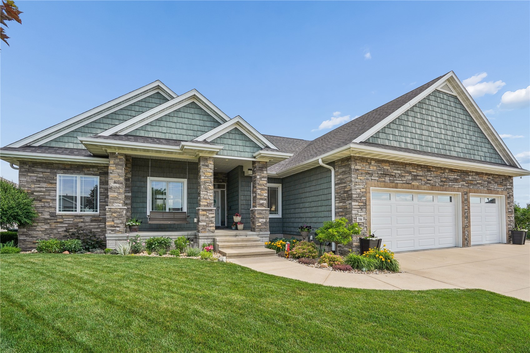 706 Jefferson Drive Center Point IA 52213