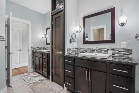 706 Jefferson Drive Center Point IA 52213