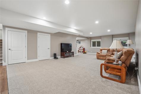 706 Jefferson Drive Center Point IA 52213