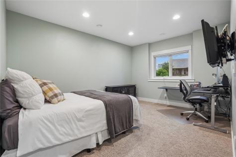 706 Jefferson Drive Center Point IA 52213