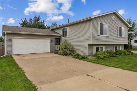 3205 33RD Avenue SW Cedar Rapids IA 52404