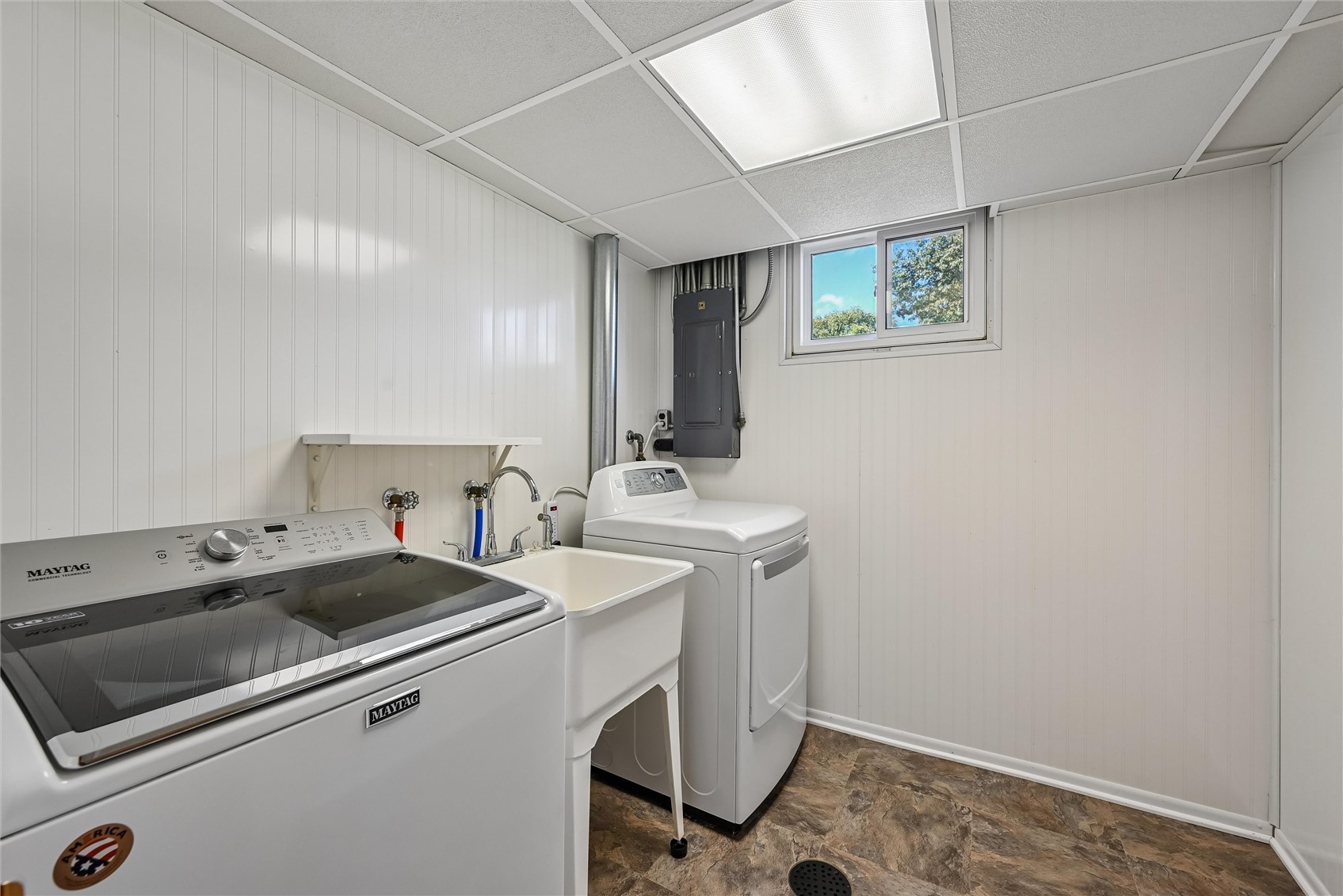 1022 Rolling Glen Drive Marion IA 52302
