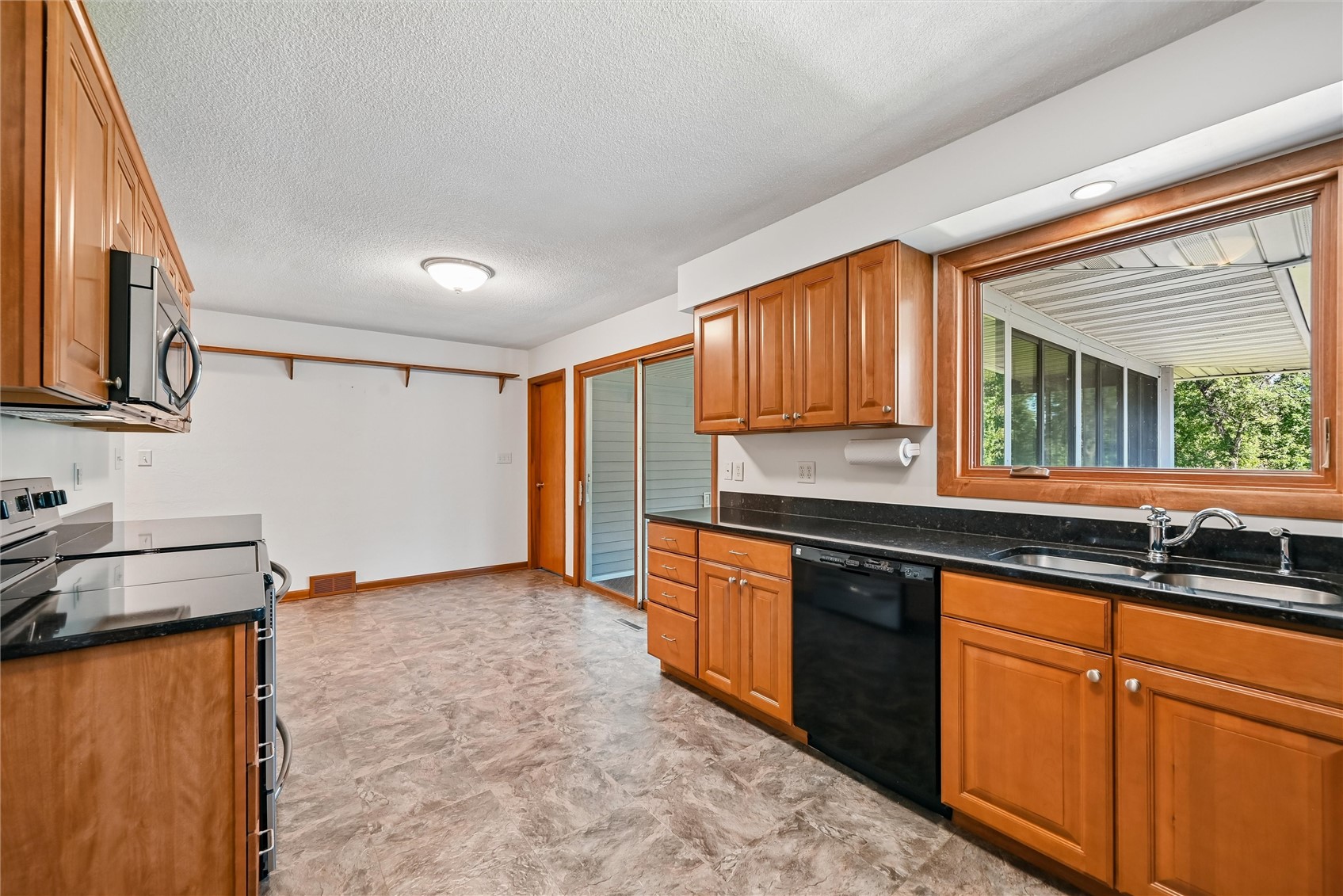 1022 Rolling Glen Drive Marion IA 52302