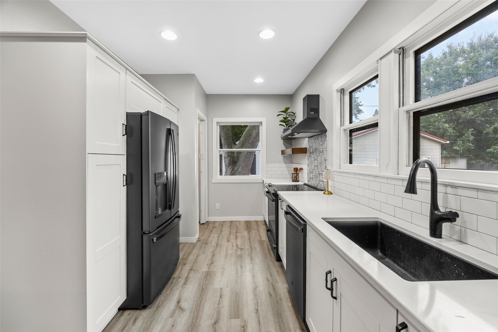 2229 Meadowbrook Drive SE Cedar Rapids IA 52403
