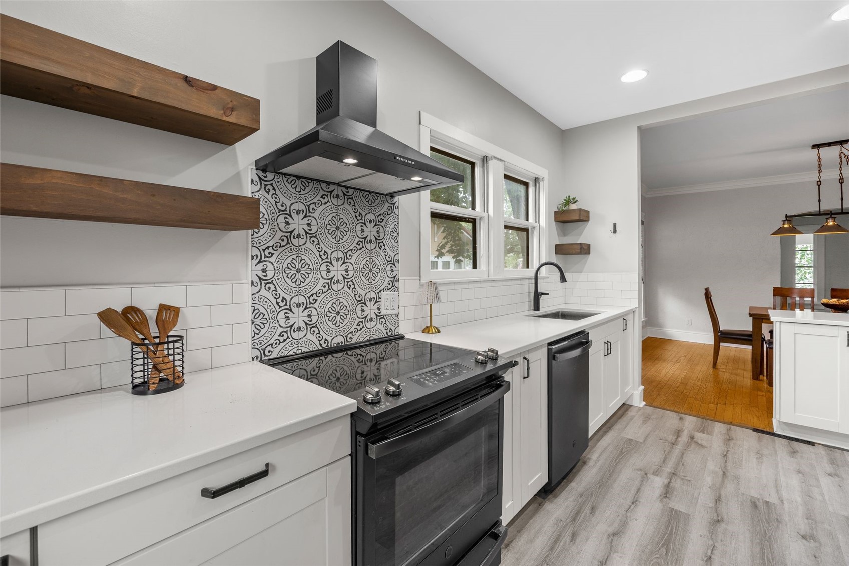 2229 Meadowbrook Drive SE Cedar Rapids IA 52403