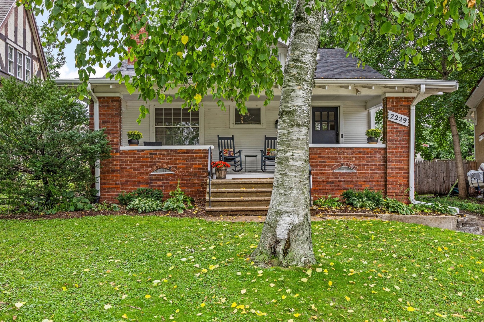 2229 Meadowbrook Drive SE Cedar Rapids IA 52403