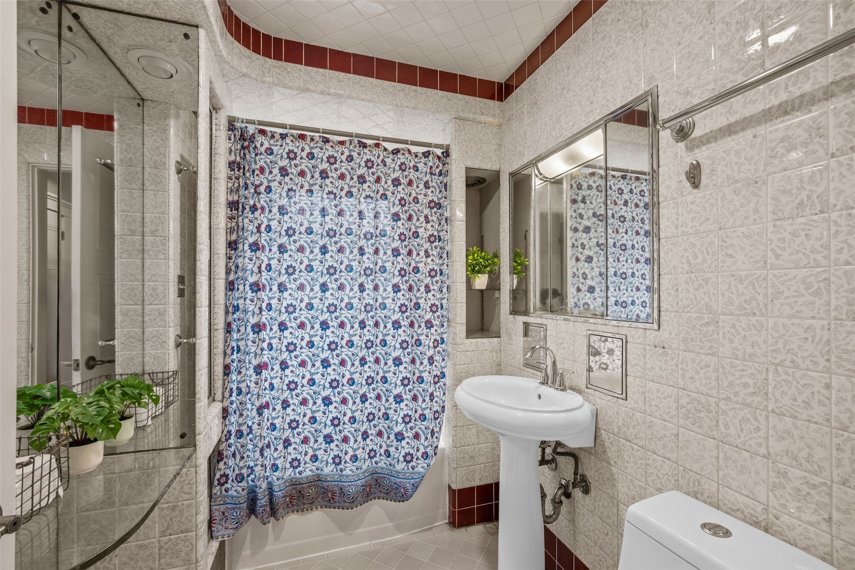 2229 Meadowbrook Drive SE Cedar Rapids IA 52403