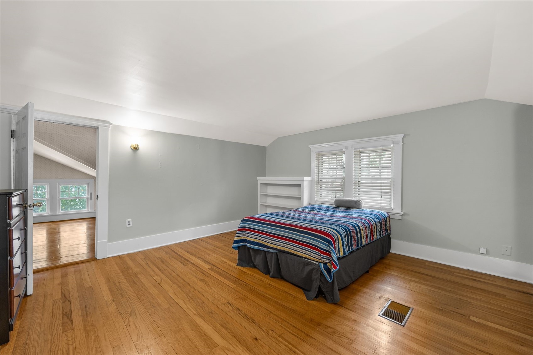 2229 Meadowbrook Drive SE Cedar Rapids IA 52403