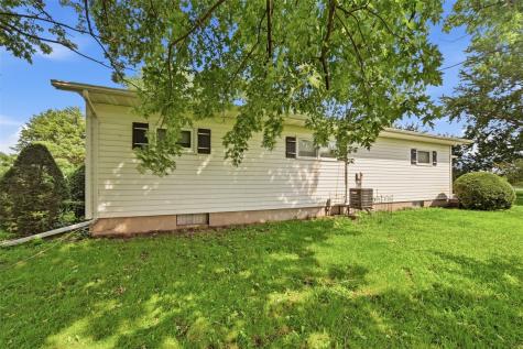 2403 150th Avenue Manchester IA 52057