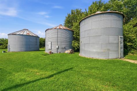 2403 150th Avenue Manchester IA 52057