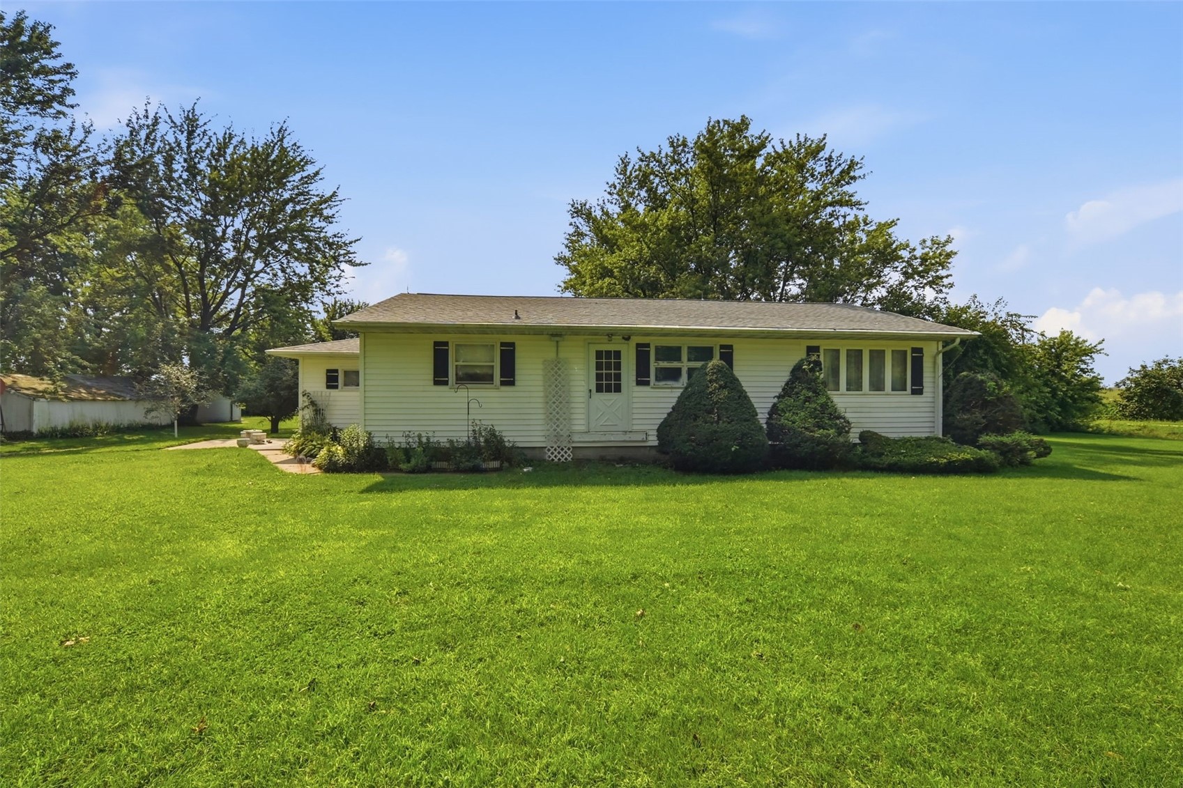 2403 150th Avenue Manchester IA 52057