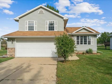 1865 Parkland Drive Ely IA 52227