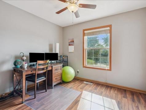 1865 Parkland Drive Ely IA 52227
