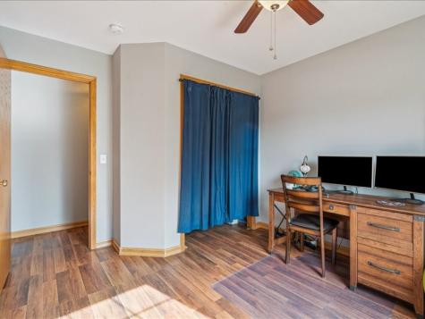 1865 Parkland Drive Ely IA 52227