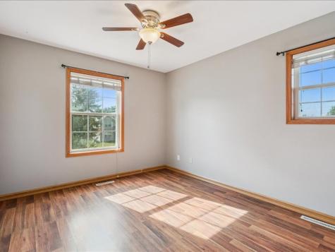 1865 Parkland Drive Ely IA 52227