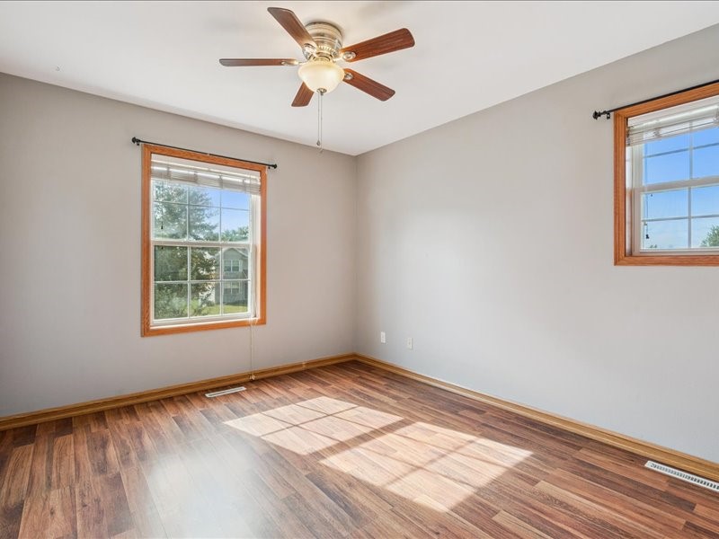 1865 Parkland Drive Ely IA 52227