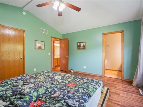1865 Parkland Drive Ely IA 52227