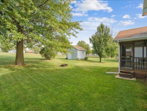 1865 Parkland Drive Ely IA 52227
