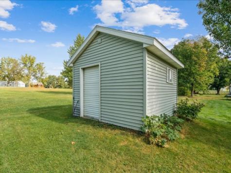 1865 Parkland Drive Ely IA 52227