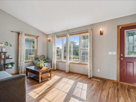 1865 Parkland Drive Ely IA 52227