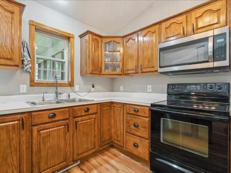 1865 Parkland Drive Ely IA 52227