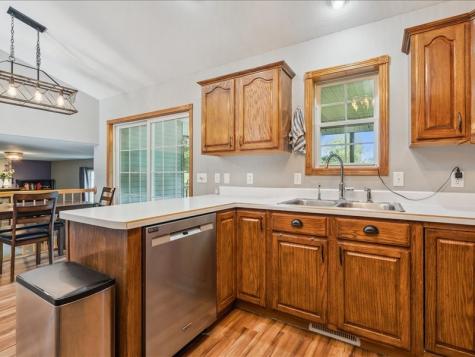 1865 Parkland Drive Ely IA 52227