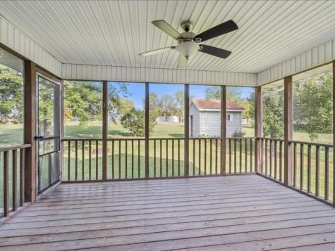 1865 Parkland Drive Ely IA 52227